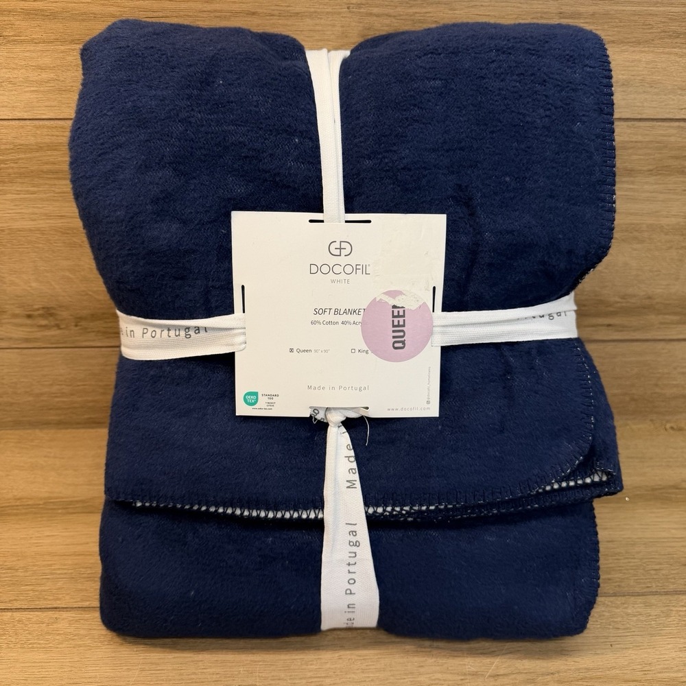 DOCOFIL White Luxuriously Soft Queen Blanket Cotton Blend Portugal Blue